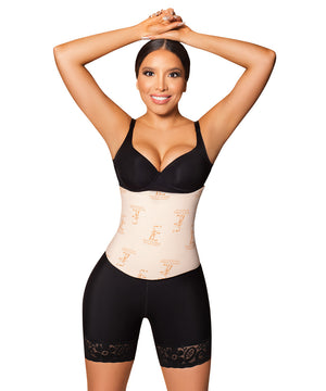 ¿Cómo se usa la espuma para pegar la piel después de la liposucción?