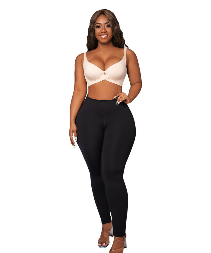 Leggings levanta cola de cintura alta con control medio de abdomen y faja interna invisible, diseñados para realzar los glúteos y moldear la figura con comodidad.
